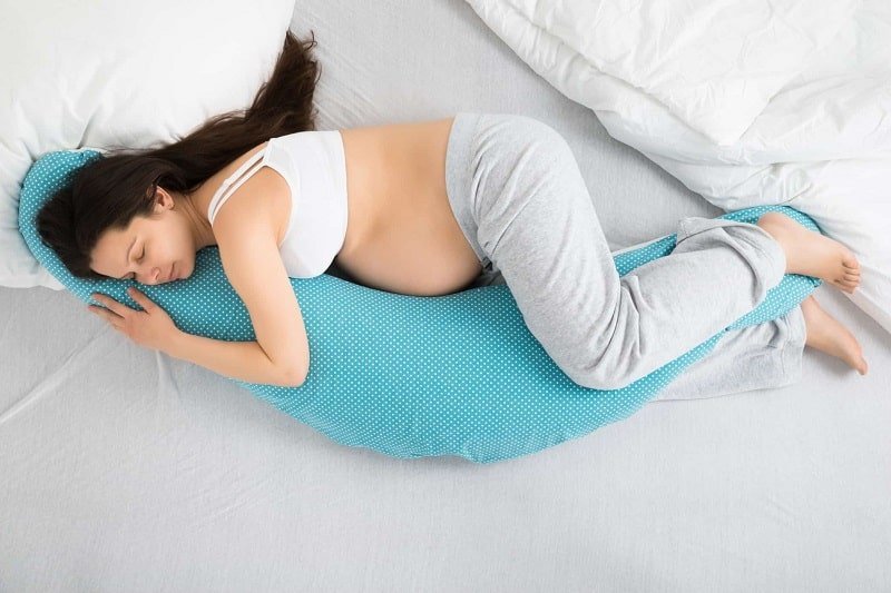  Hướng dẫn thai phụ nằm nghiêng bên trái để tăng cường tuần hoàn mẹ - thai nhi